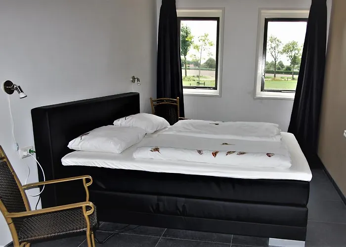 Bed And Breakfast Wouw לינה וארוחת בוקר 3*